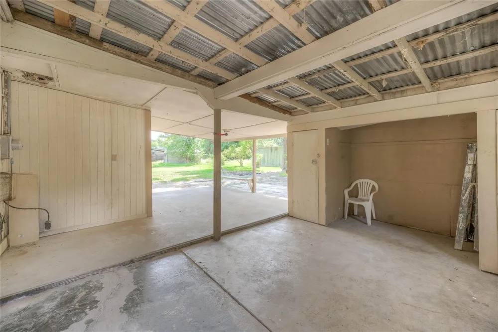 305 Oak Ridge Drive Onalaska, TX 77360