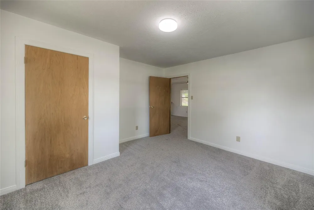 305 Oak Ridge Drive Onalaska, TX 77360