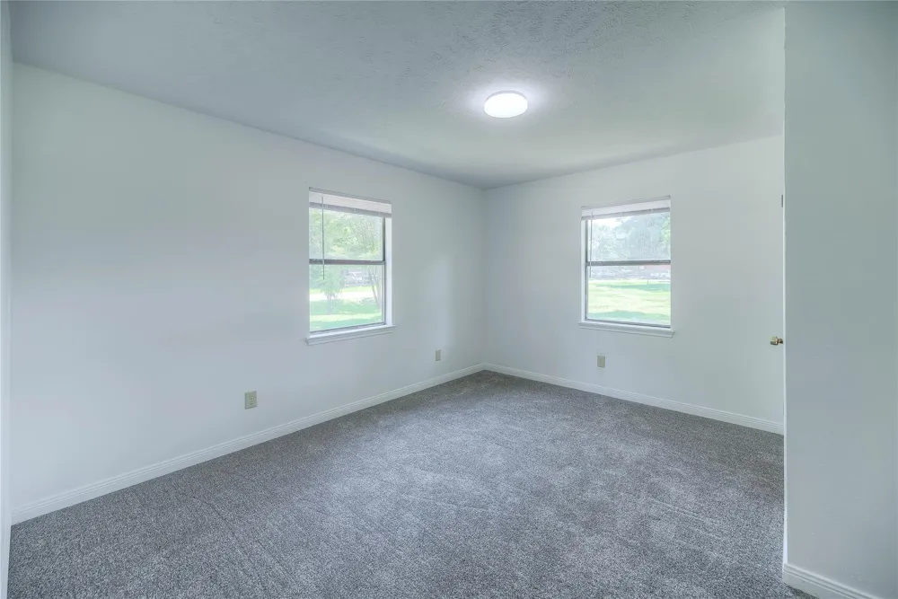 305 Oak Ridge Drive Onalaska, TX 77360