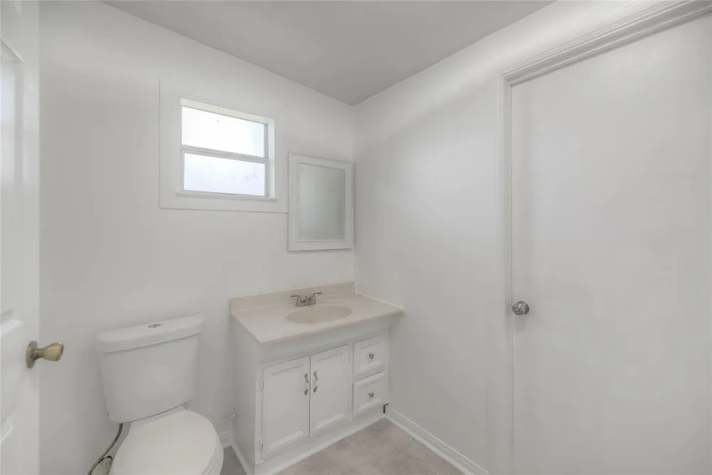 305 Oak Ridge Drive Onalaska, TX 77360