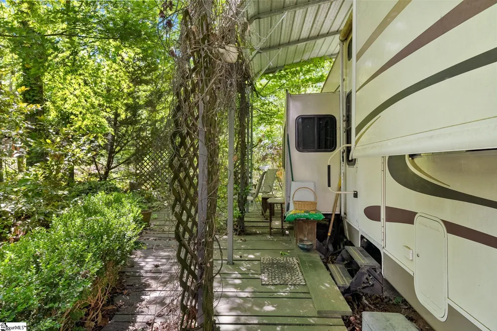 110 & 112 Whitby Way Westminster, SC 29693