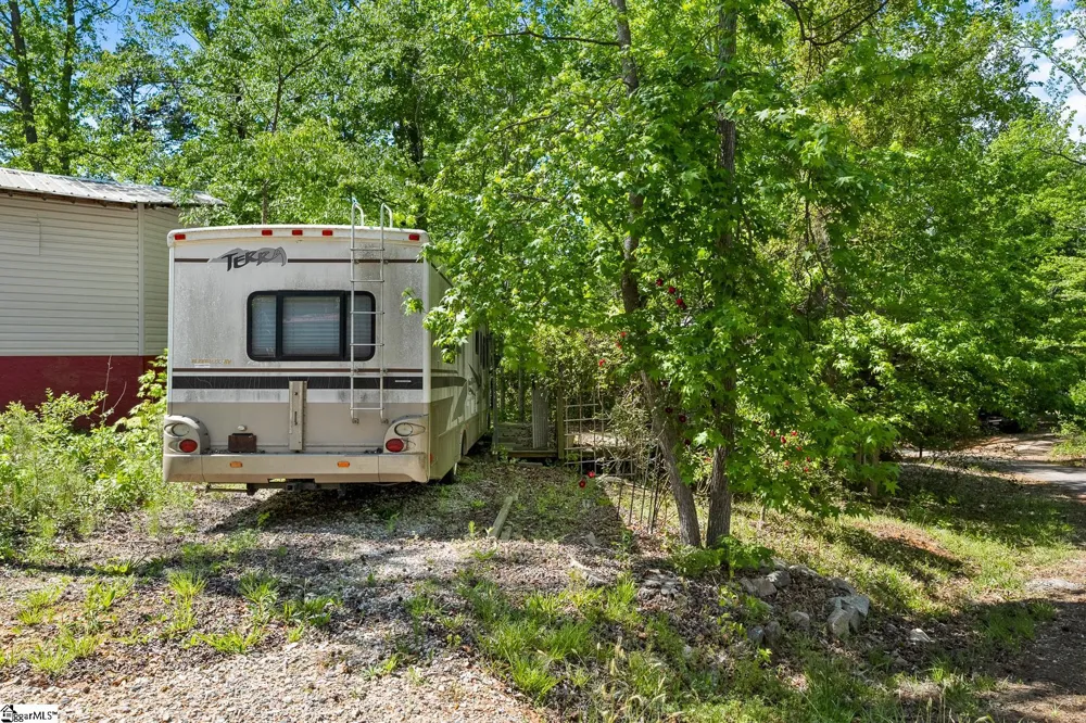110 & 112 Whitby Way Westminster, SC 29693