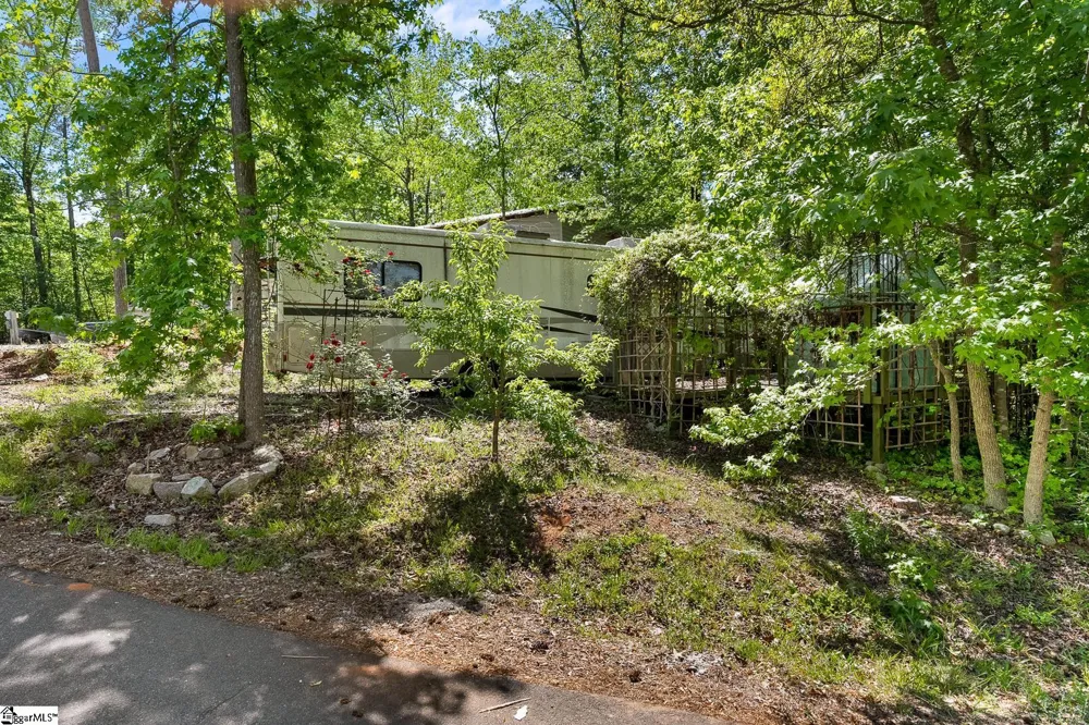 110 & 112 Whitby Way Westminster, SC 29693