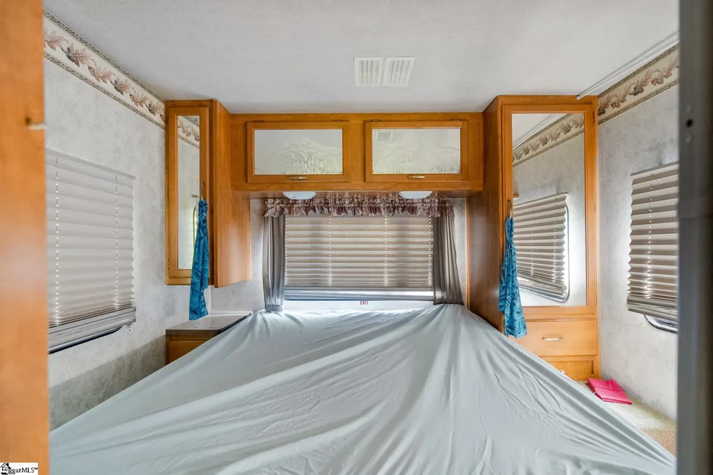 110 & 112 Whitby Way Westminster, SC 29693