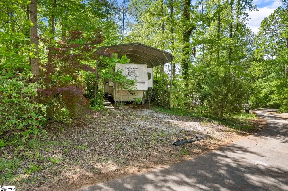 110 & 112 Whitby Way Westminster, SC 29693