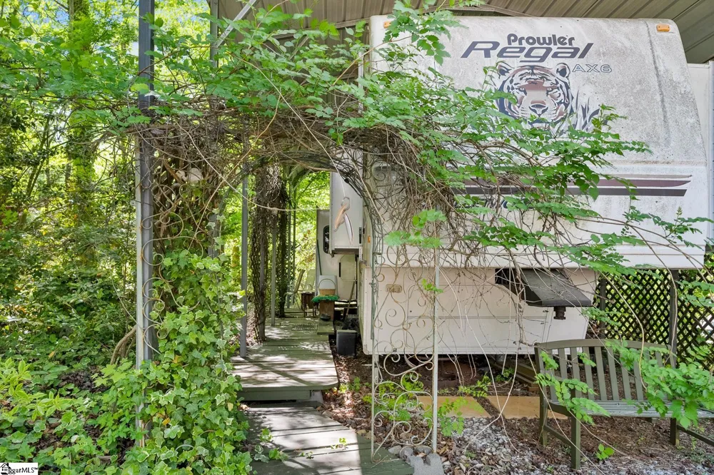 110 & 112 Whitby Way Westminster, SC 29693