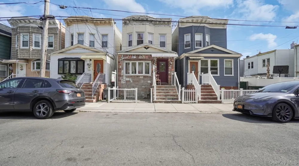 102-12 85th Road Richmond Hill, NY 11418