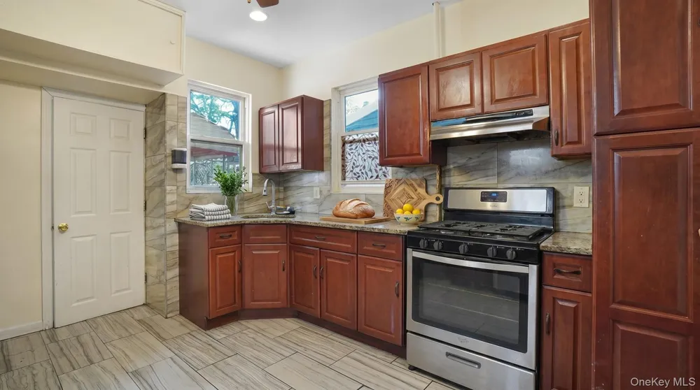 102-12 85th Road Richmond Hill, NY 11418