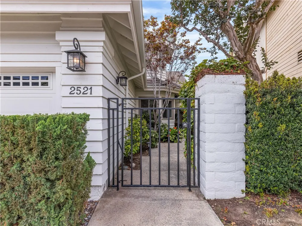 2521 Point Del Mar Corona del Mar, CA 92625