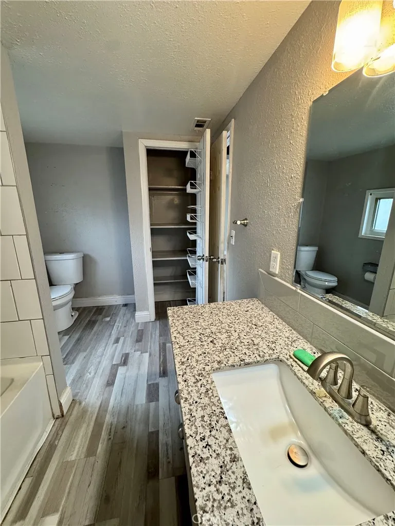 522 Wolfe Turlock, CA 95380