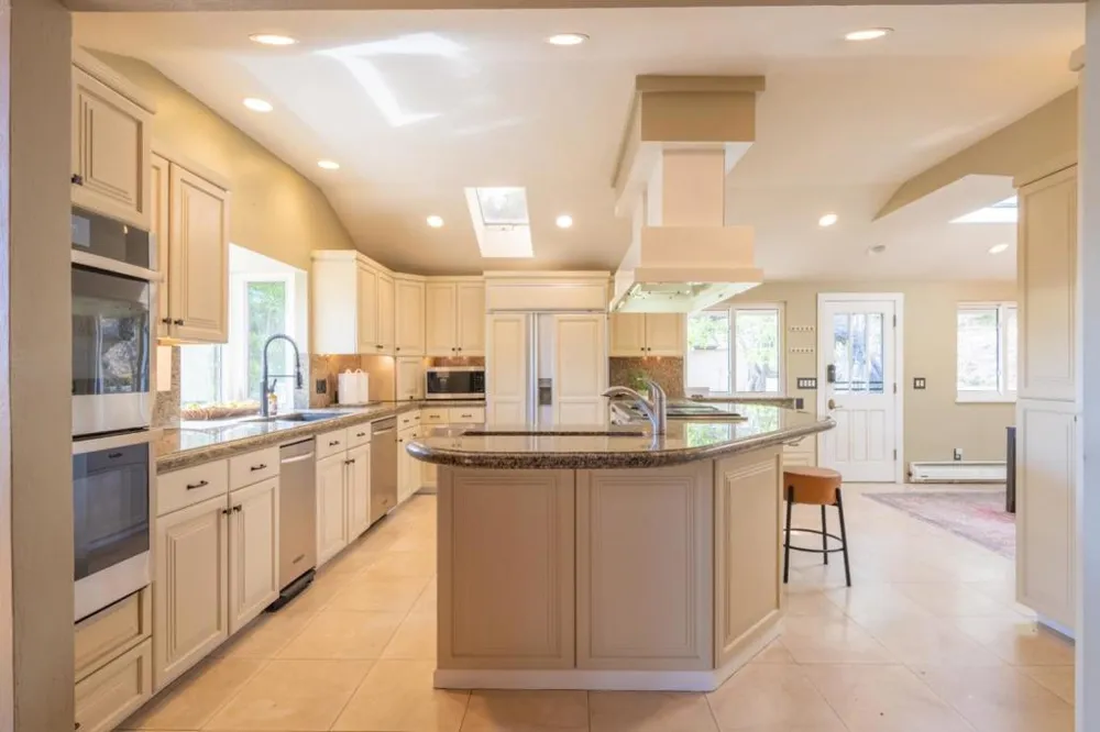 25983 High Terrace Lane Salinas, CA 93908