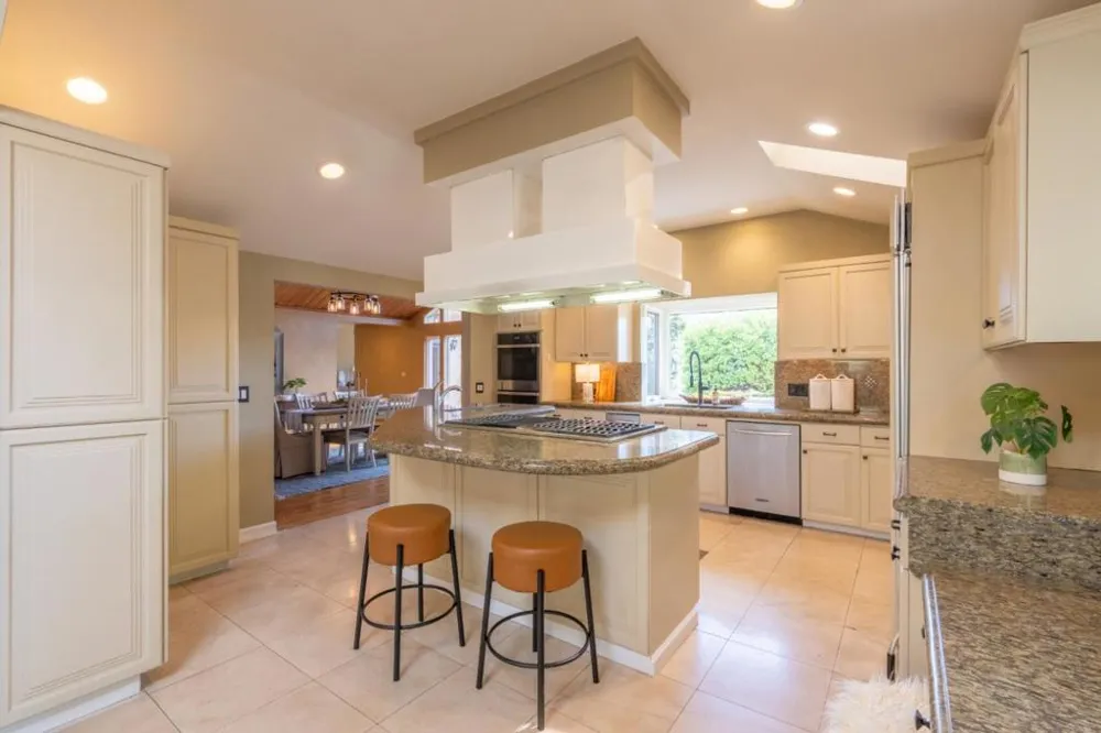 25983 High Terrace Lane Salinas, CA 93908