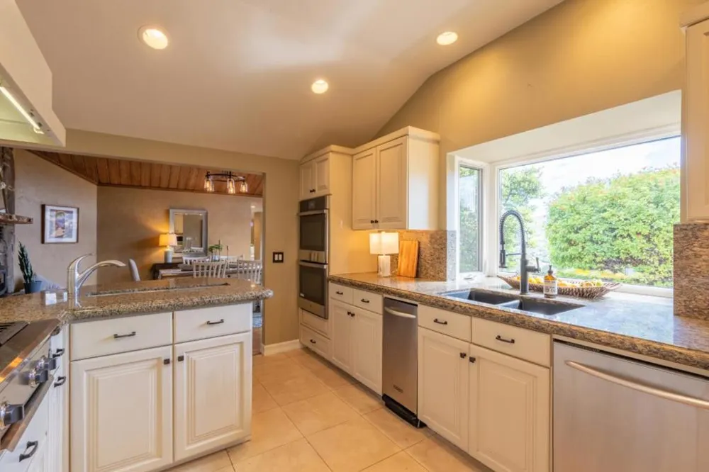 25983 High Terrace Lane Salinas, CA 93908