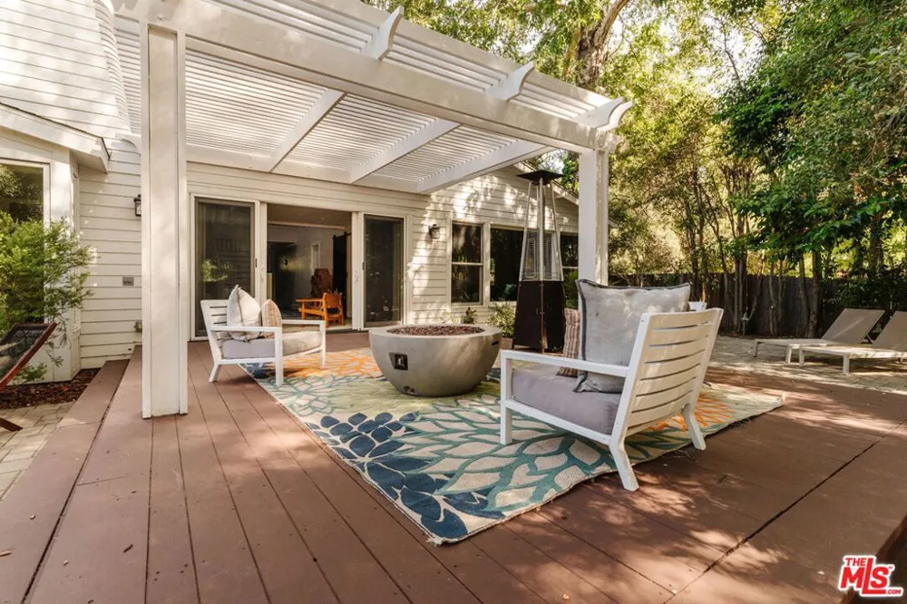 1514 Willow Drive Topanga, CA 90290