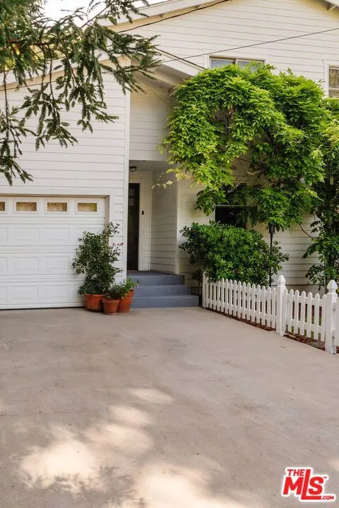 1514 Willow Drive Topanga, CA 90290