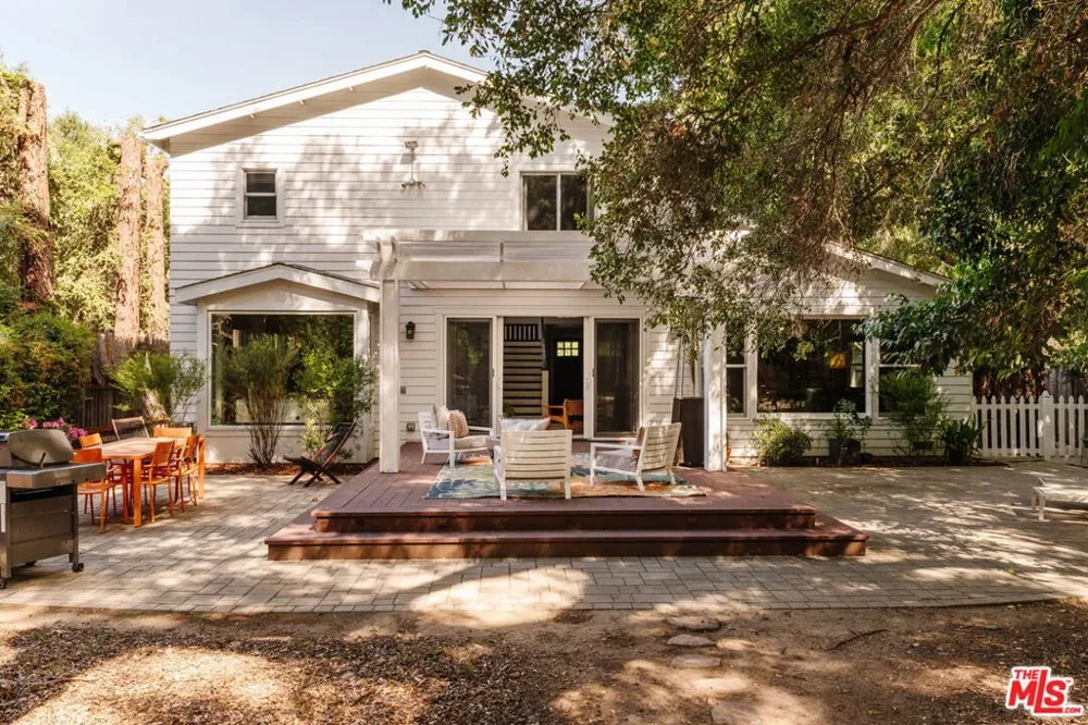 1514 Willow Drive Topanga, CA 90290
