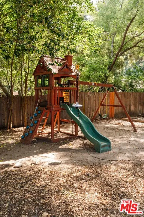 1514 Willow Drive Topanga, CA 90290