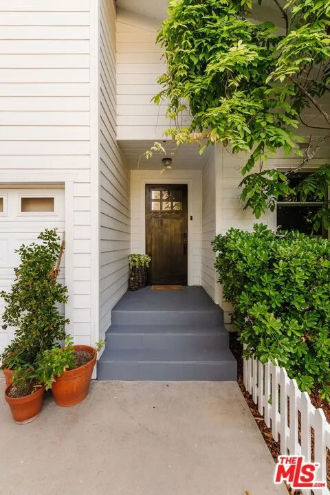 1514 Willow Drive Topanga, CA 90290
