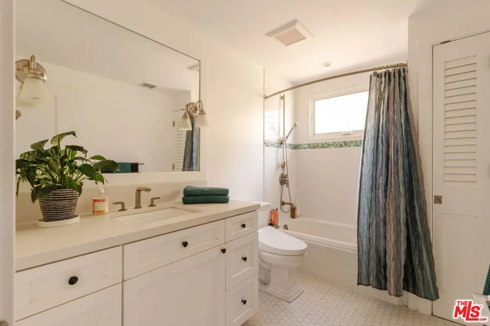 1514 Willow Drive Topanga, CA 90290