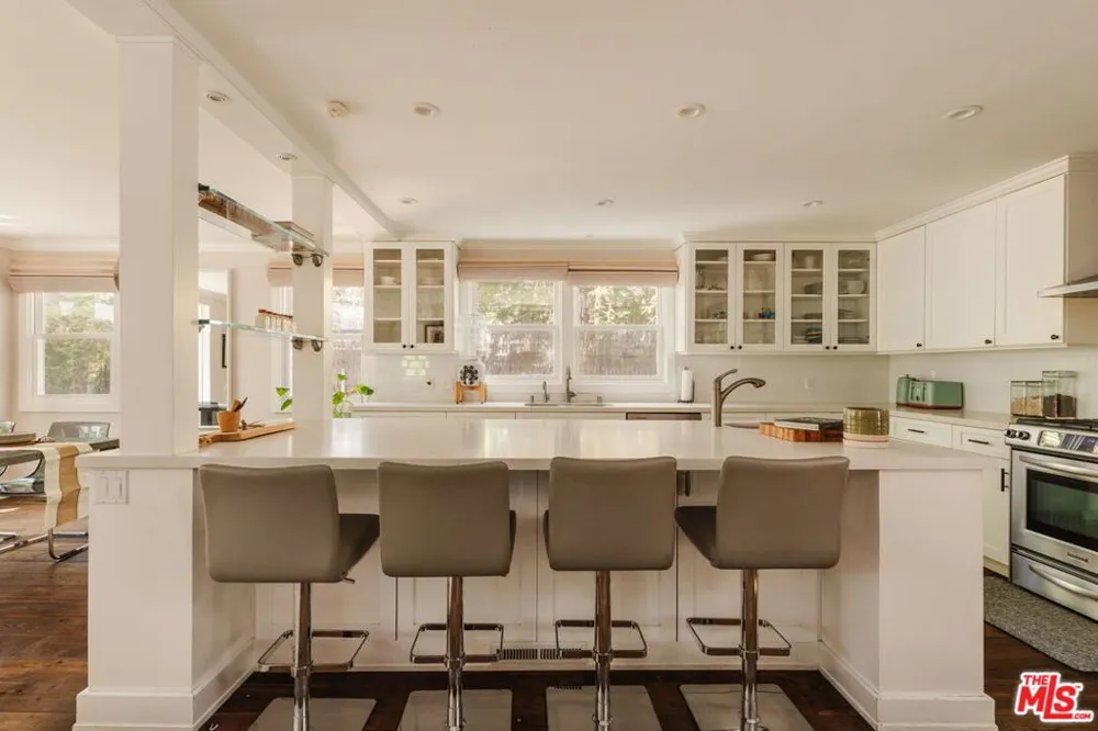 1514 Willow Drive Topanga, CA 90290