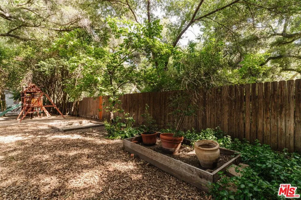 1514 Willow Drive Topanga, CA 90290