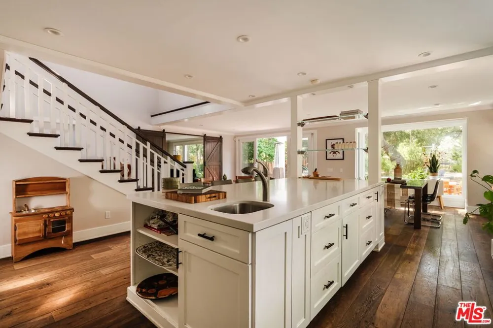 1514 Willow Drive Topanga, CA 90290