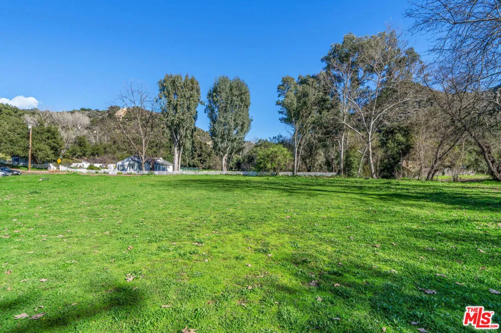1514 Willow Drive Topanga, CA 90290