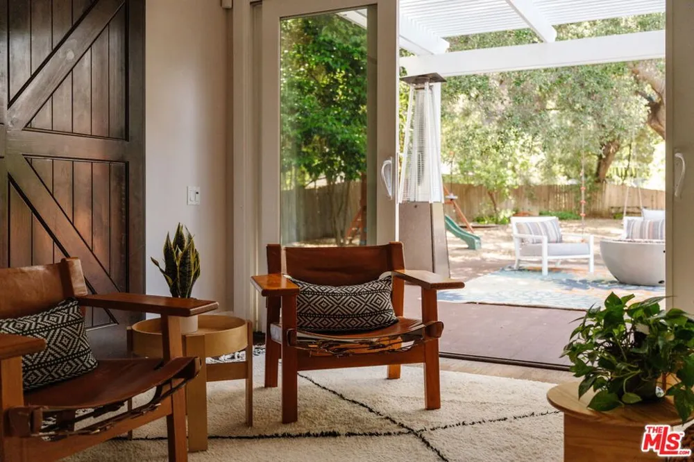 1514 Willow Drive Topanga, CA 90290