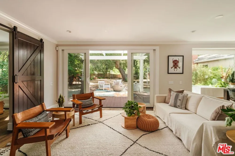 1514 Willow Drive Topanga, CA 90290