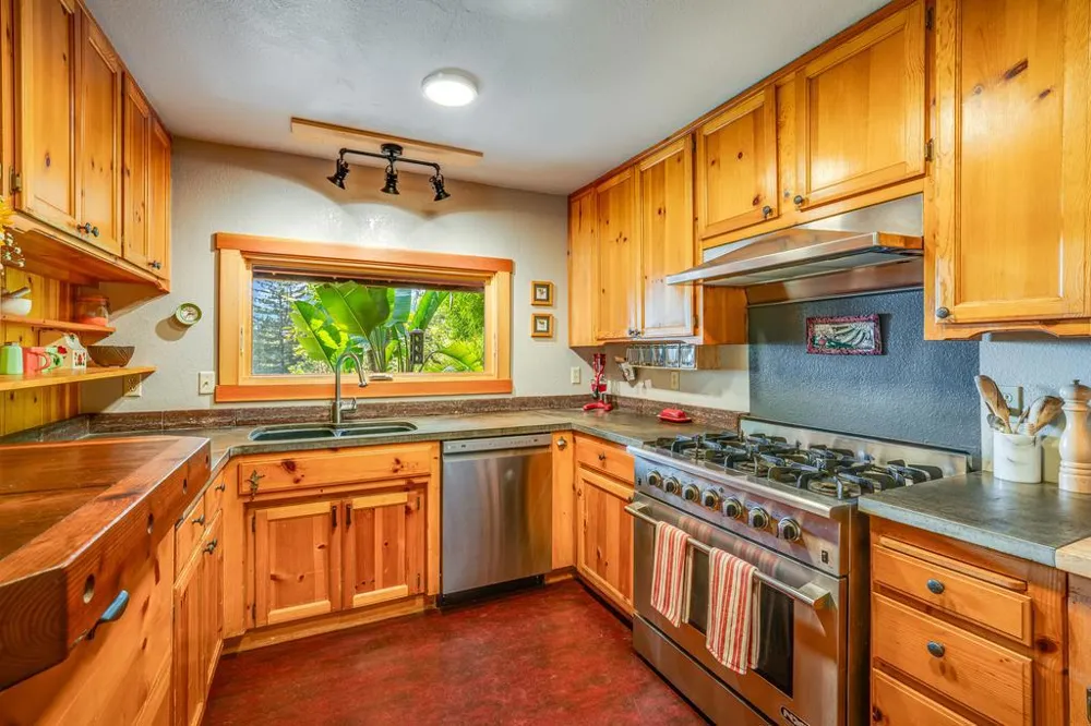 215 Vaca Del Sol Corralitos, CA 95076