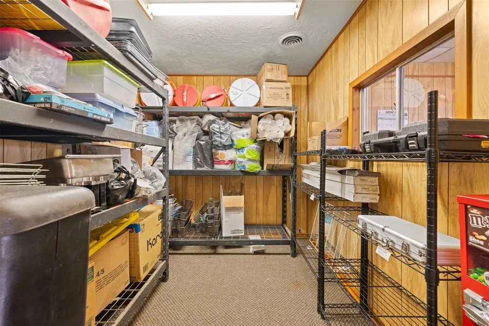 216 Cr 265 Snook, TX 77878
