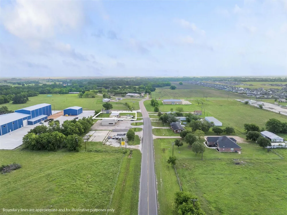 216 Cr 265 Snook, TX 77878