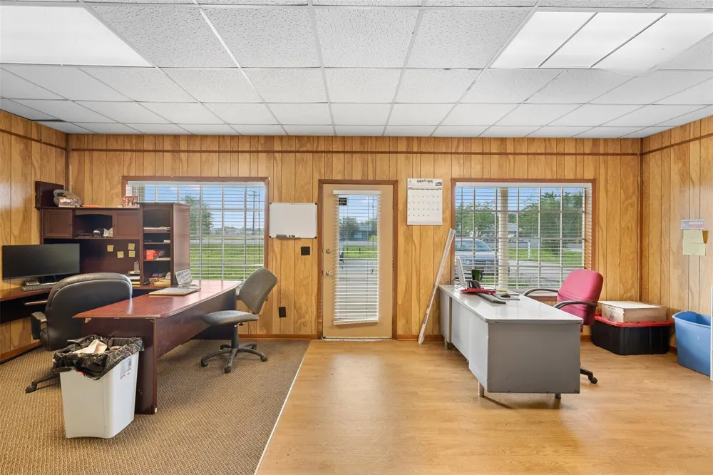 216 Cr 265 Snook, TX 77878