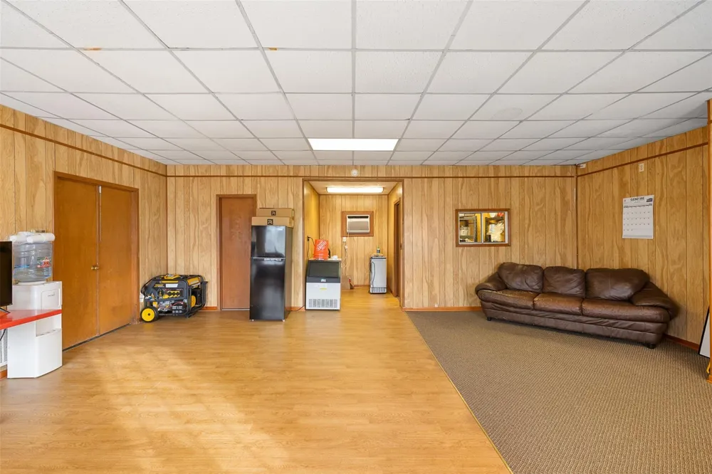 216 Cr 265 Snook, TX 77878