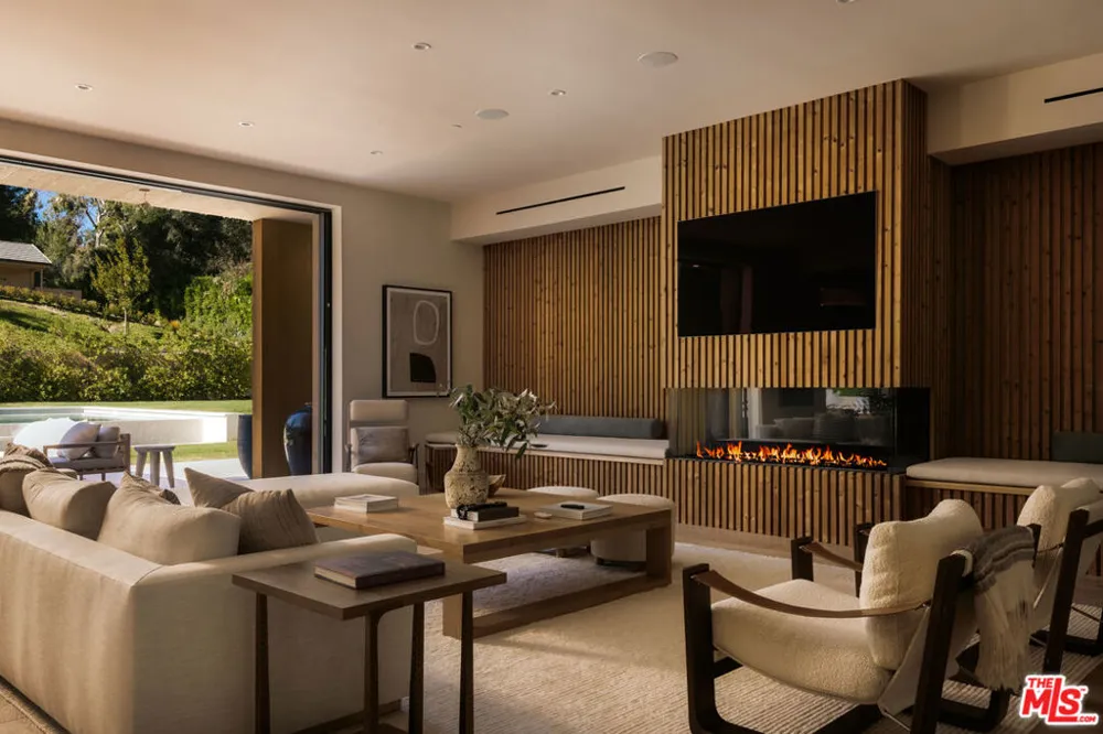 5287 Round Meadow Road Hidden Hills, CA 91302
