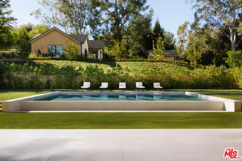 5287 Round Meadow Road Hidden Hills, CA 91302