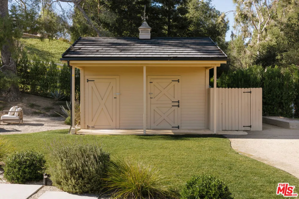 5287 Round Meadow Road Hidden Hills, CA 91302