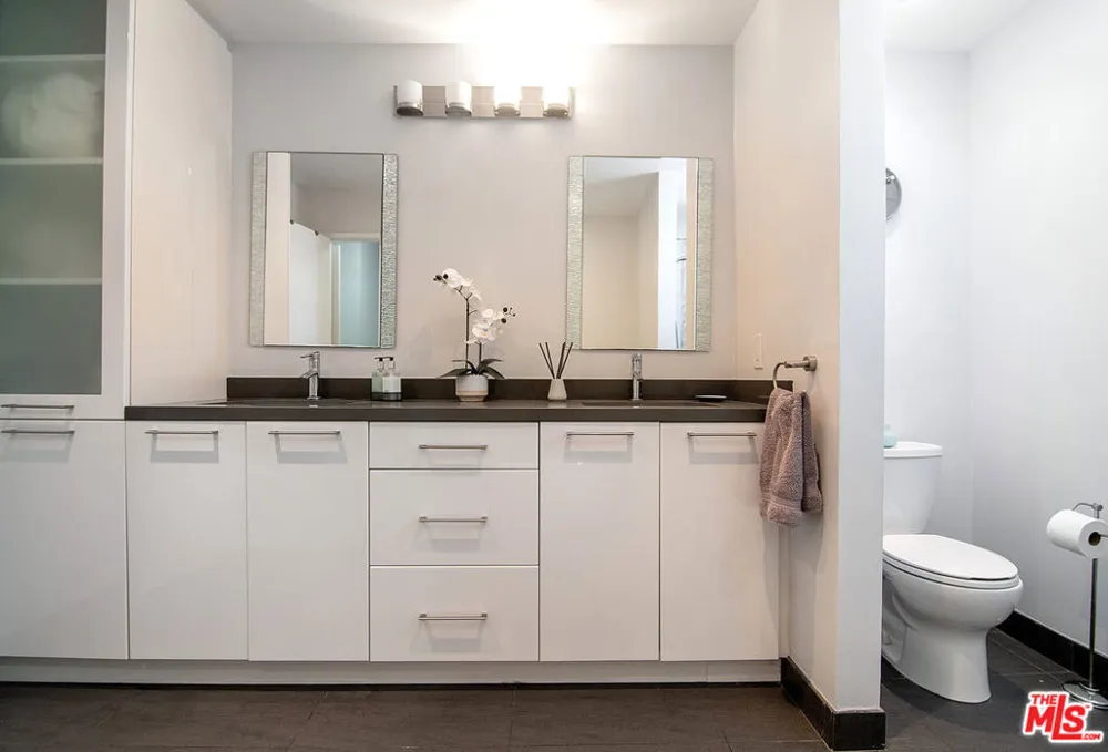306 Bora Bora Way #202 Marina del Rey, CA 90292