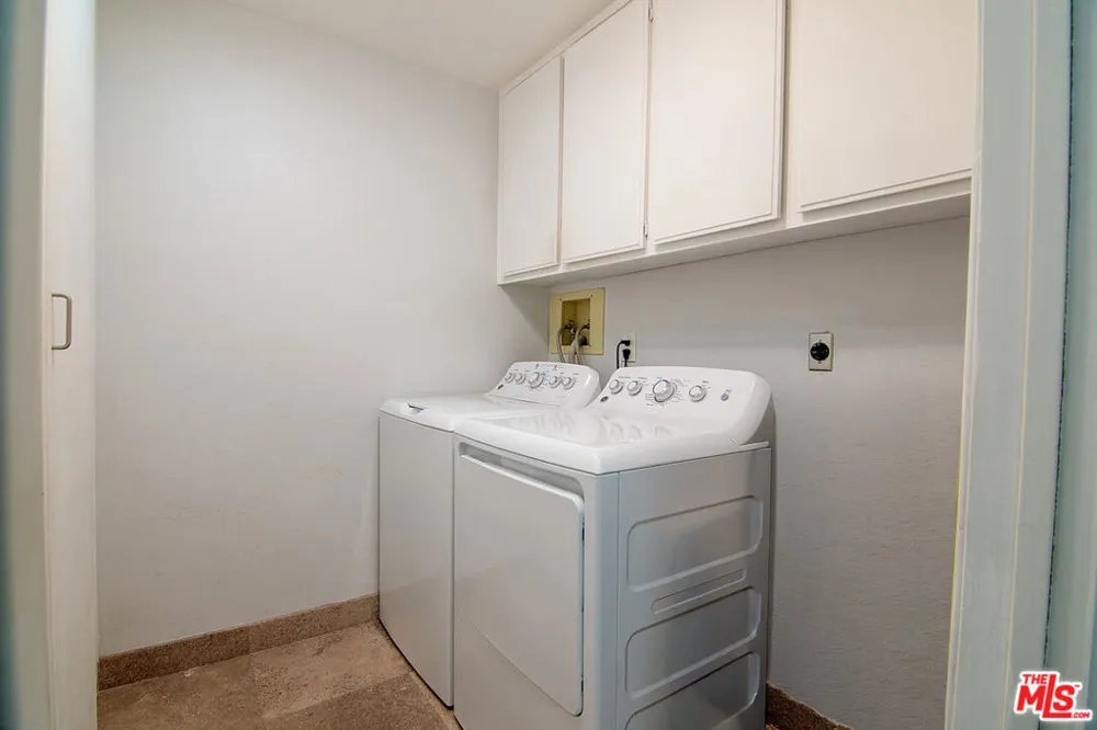 306 Bora Bora Way #202 Marina del Rey, CA 90292