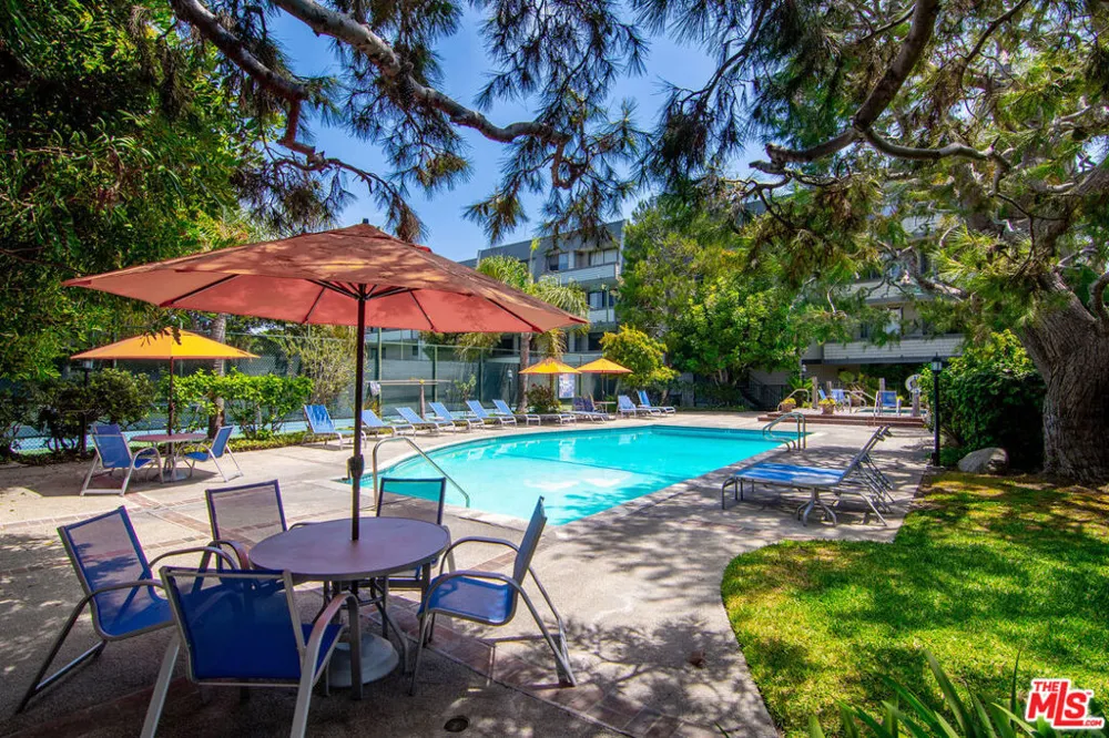 306 Bora Bora Way #202 Marina del Rey, CA 90292