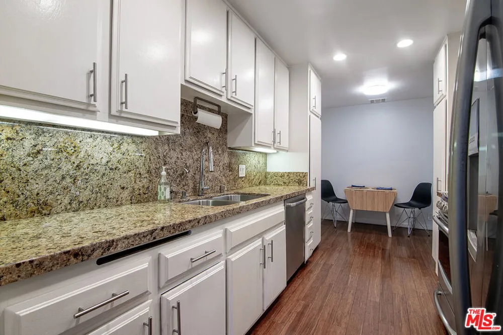 306 Bora Bora Way #202 Marina del Rey, CA 90292
