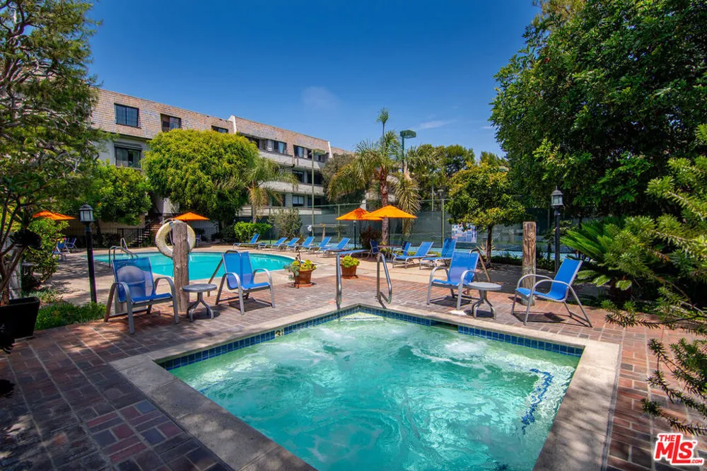 306 Bora Bora Way #202 Marina del Rey, CA 90292