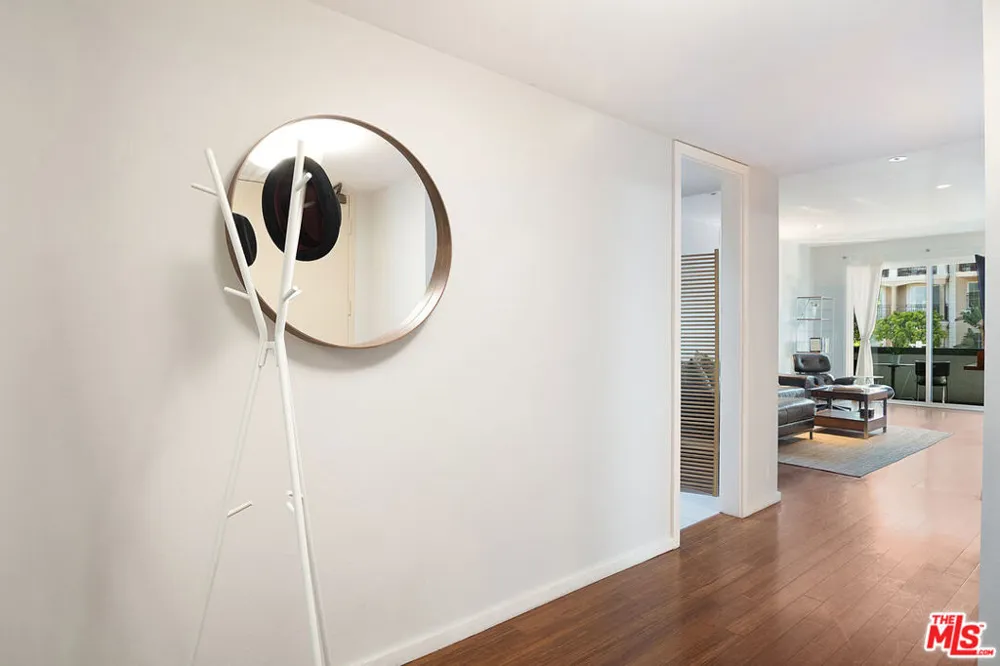 306 Bora Bora Way #202 Marina del Rey, CA 90292