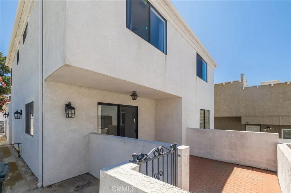 222 Juanita Avenue #B Redondo Beach, CA 90277