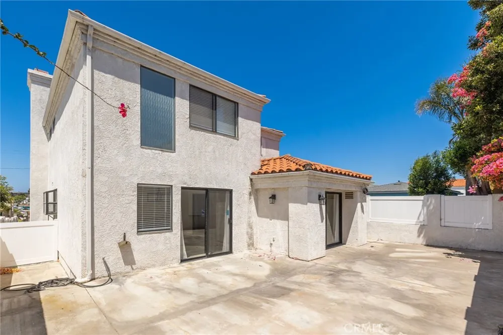 222 Juanita Avenue #B Redondo Beach, CA 90277