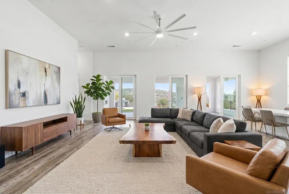 8961 Trailridge Santee, CA 92071