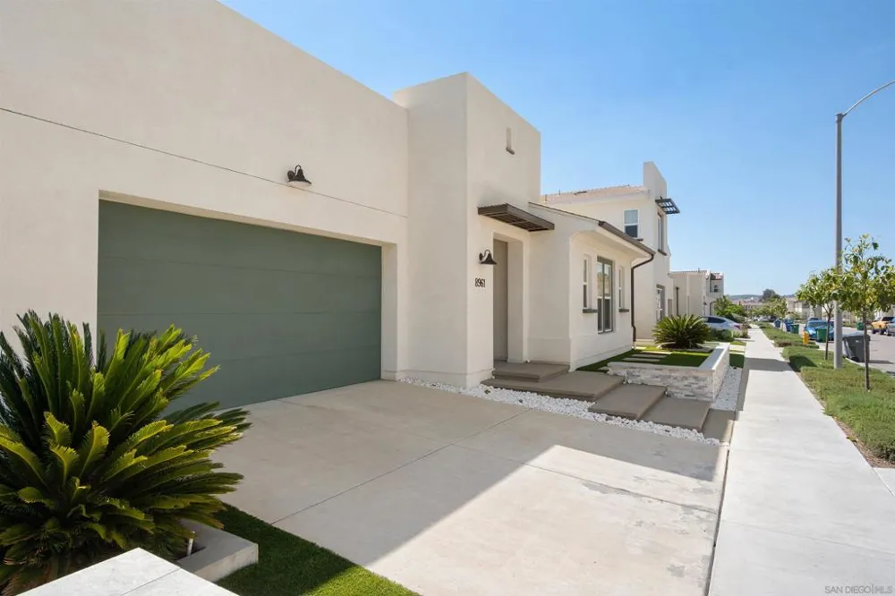 8961 Trailridge Santee, CA 92071