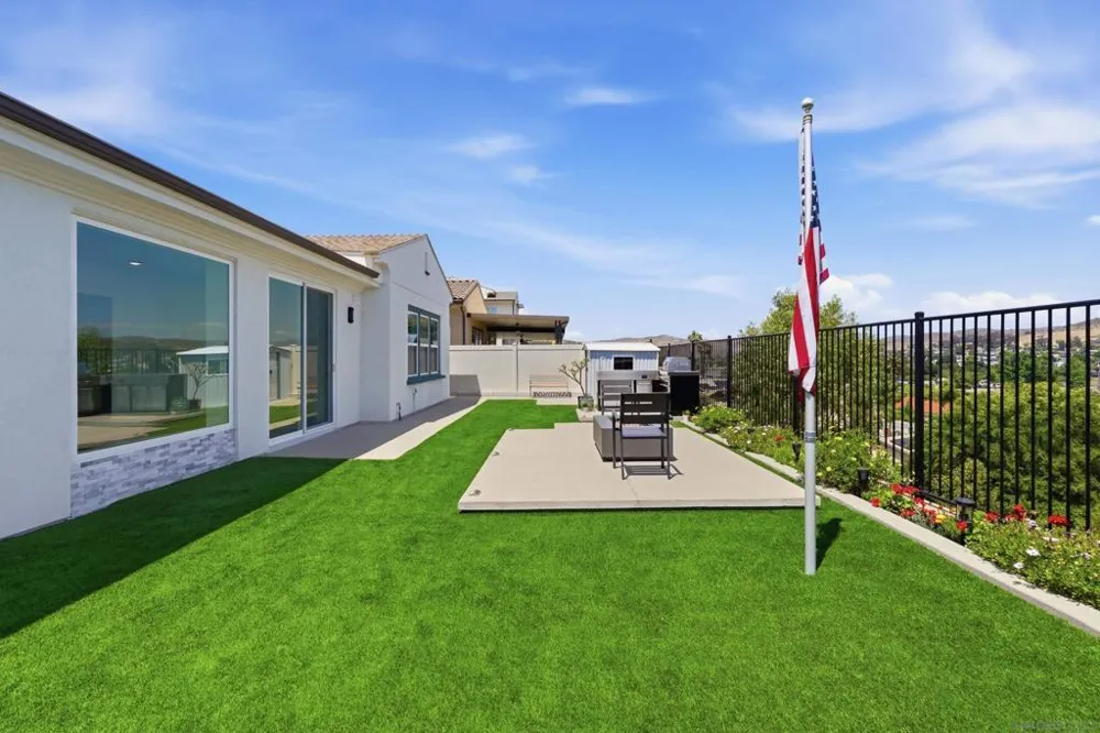 8961 Trailridge Santee, CA 92071