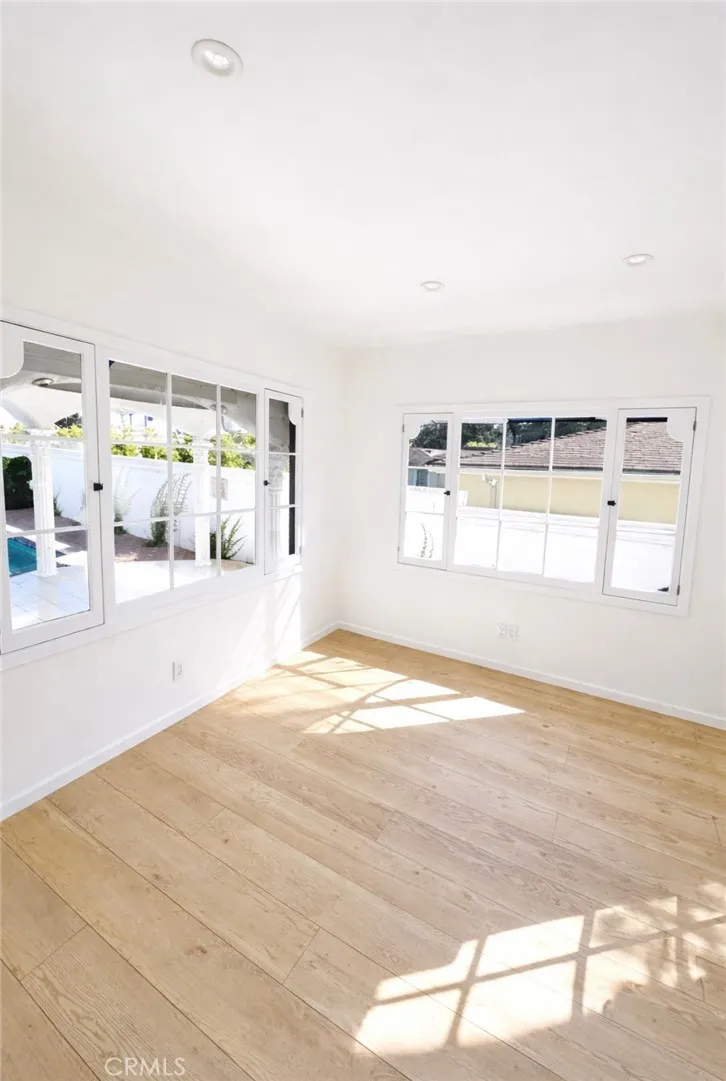 710 Adelaide Place Santa Monica, CA 90402