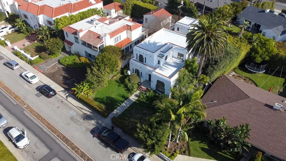 710 Adelaide Place Santa Monica, CA 90402